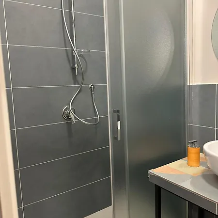 Binario 73 Konukevi Napoli