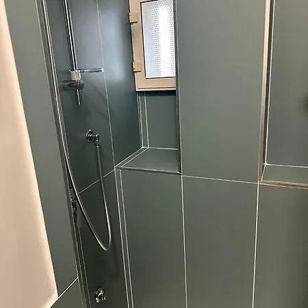 Binario 73 בית הארחה 4*